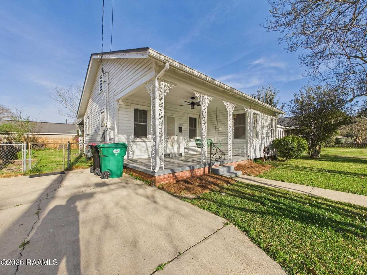 714 Saint Thomas St - Photo 3 of 22