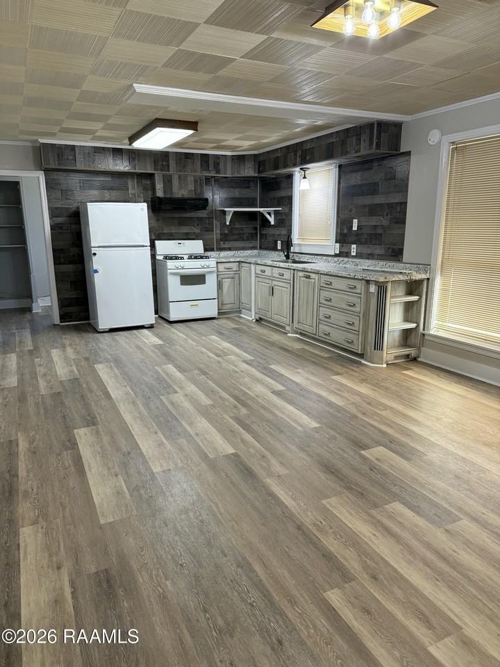 104 Avalon St - Photo 5 of 15