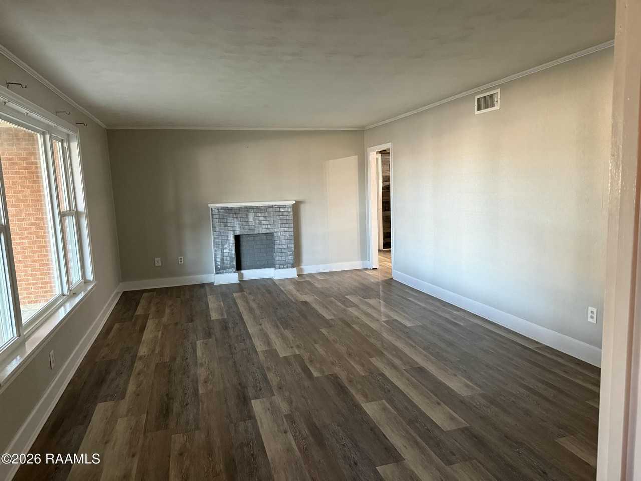 104 Avalon St - Photo 7 of 15