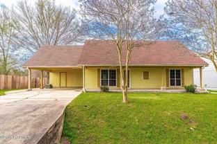 222 Winsor Dr - Photo 1 of 1