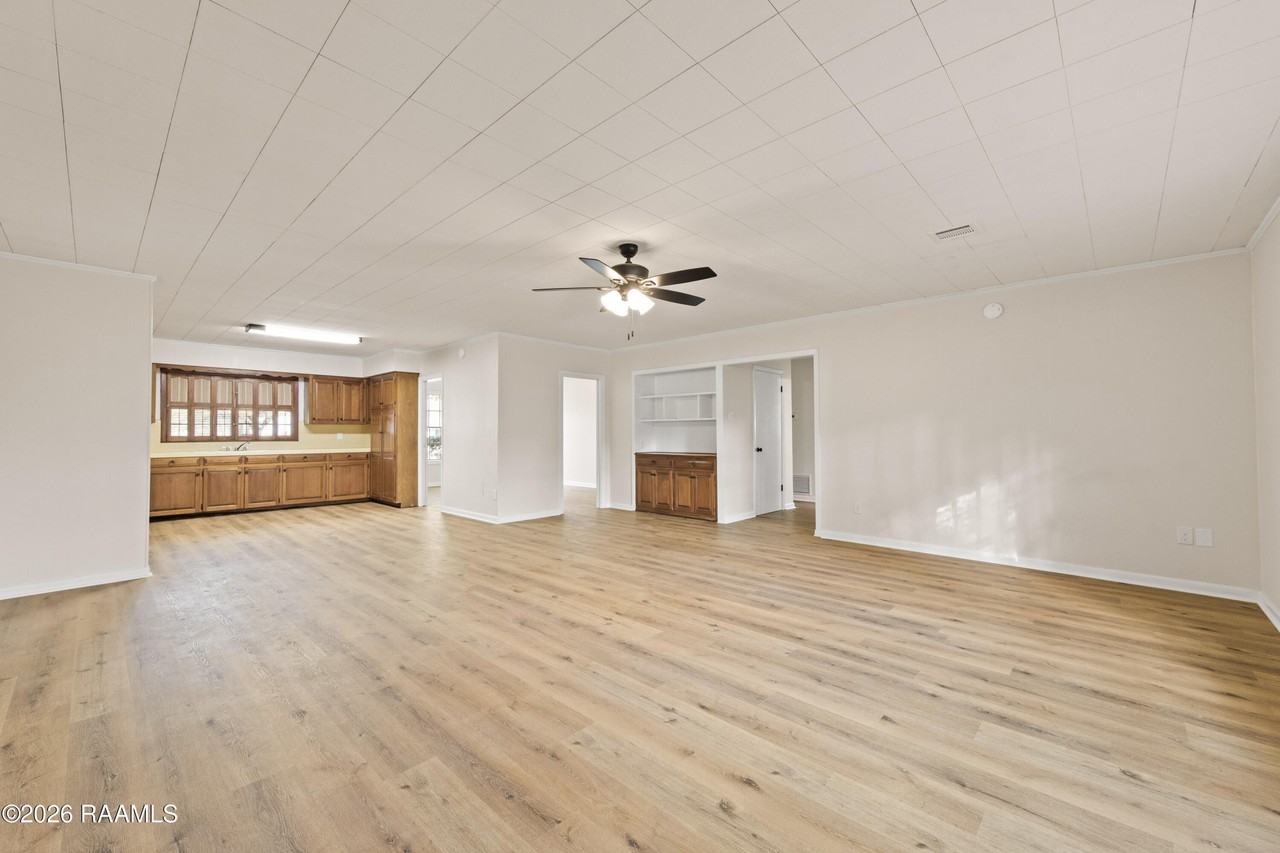 240 N College Rd - Photo 6 of 30