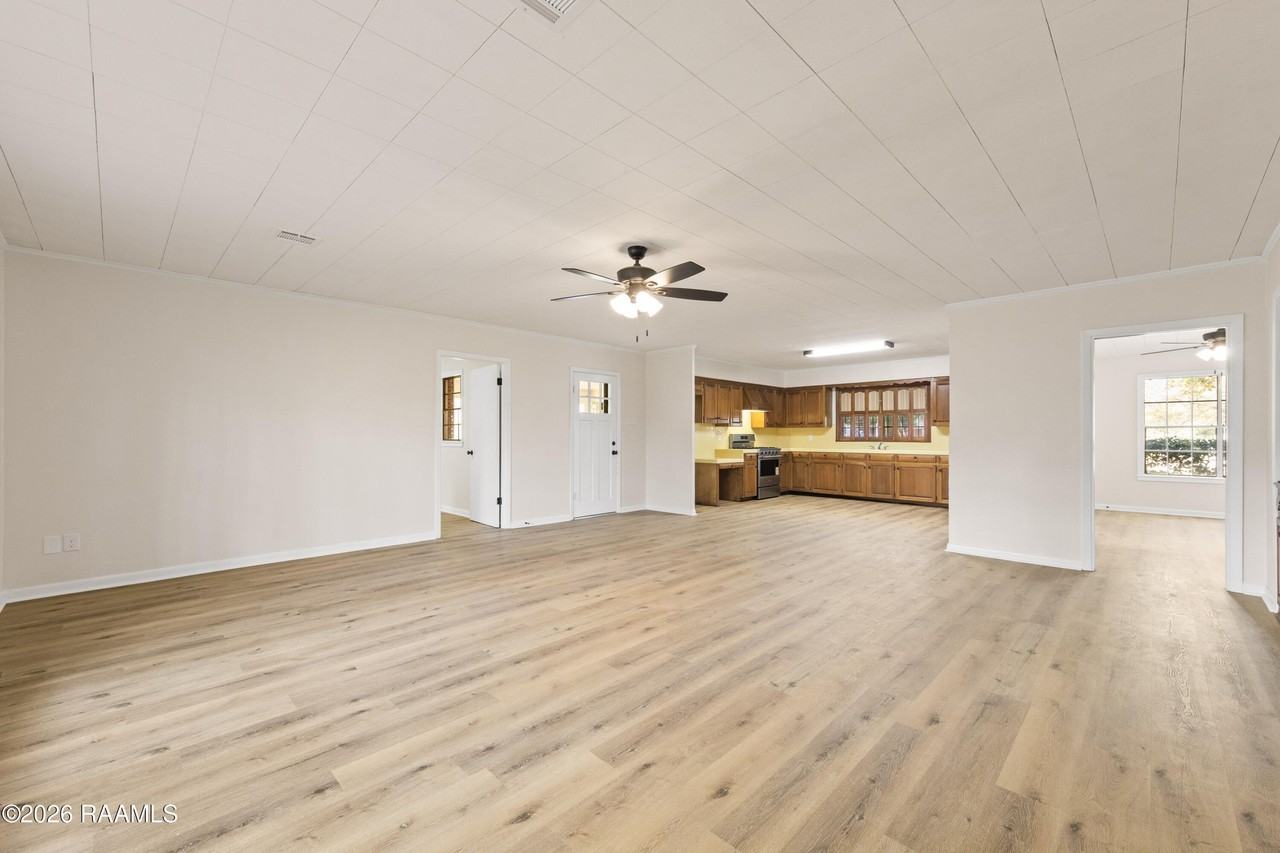 240 N College Rd - Photo 7 of 30