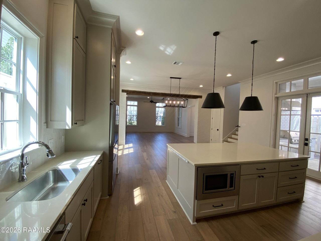 2110 Belfleur St - Photo 3 of 34