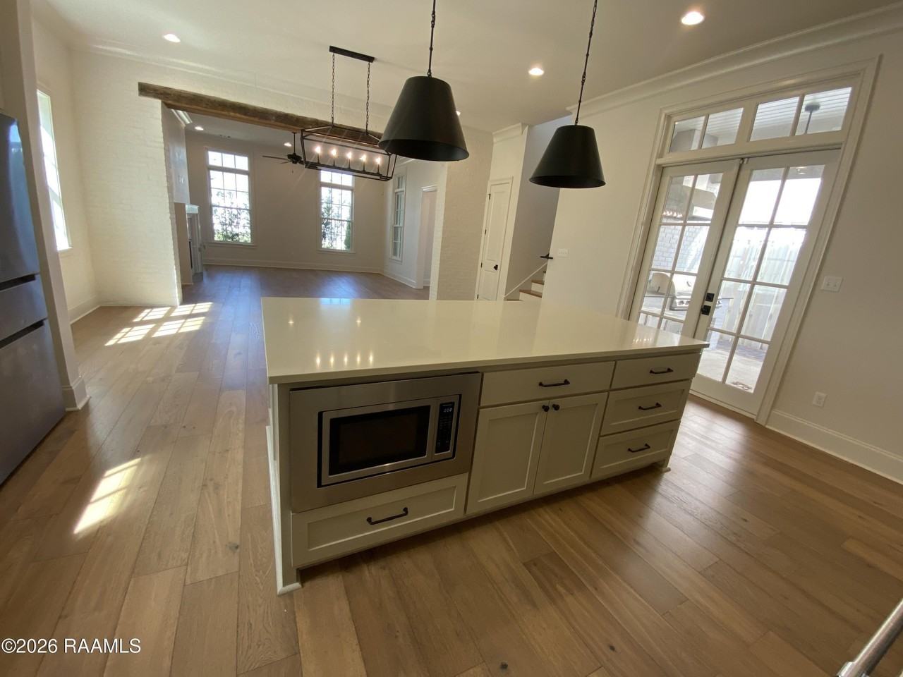 2110 Belfleur St - Photo 6 of 34