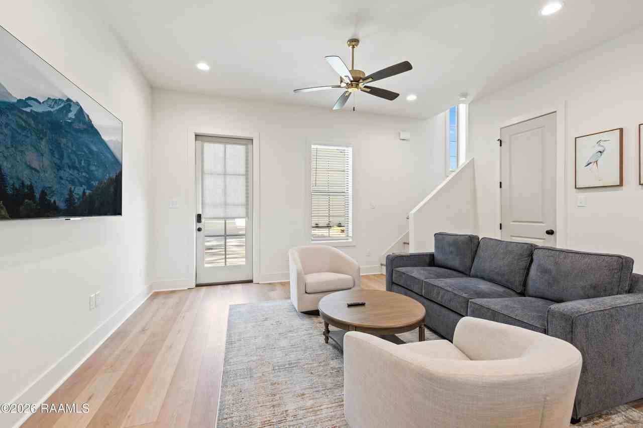 105 Oaks Archway - Photo 7 of 23