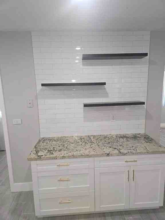 7531 Polk St - Photo 5 of 16