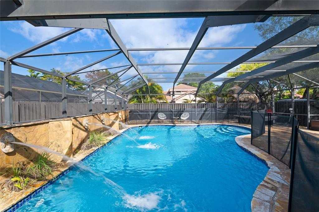 1838 Nw 93rd Ter - Photo 2 of 38