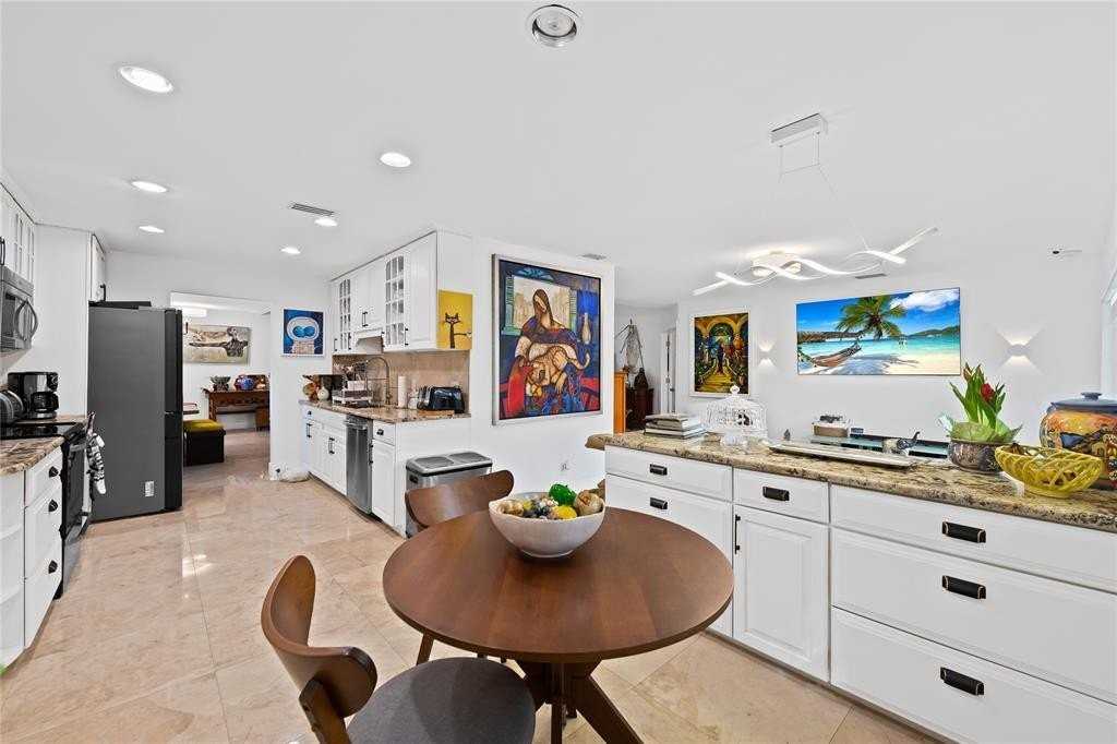 1838 Nw 93rd Ter - Photo 6 of 38