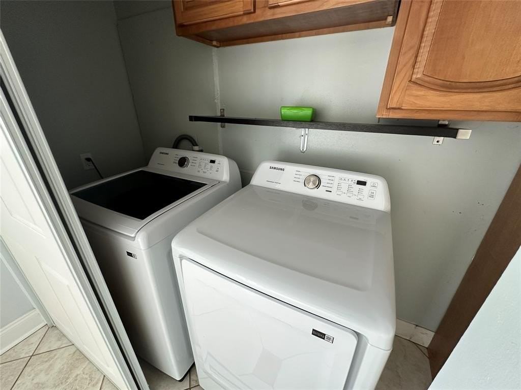 445 Ne 109th St #1 - Photo 5 of 15