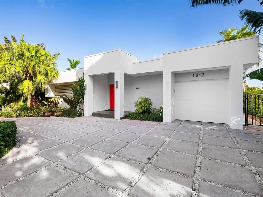 1612 Se 13th St - Photo 5 of 38