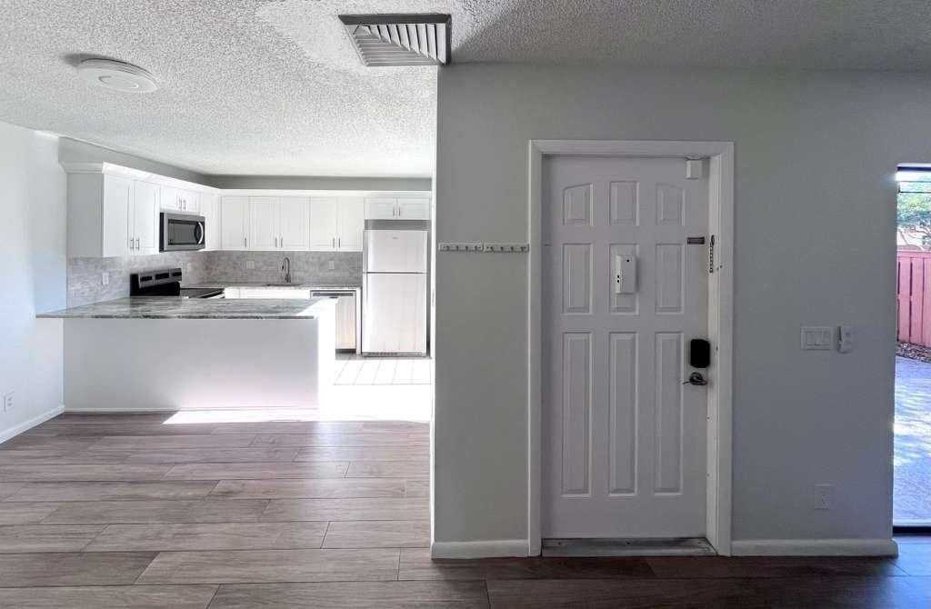 2971 Waterford Dr N #2971 - Photo 5 of 23