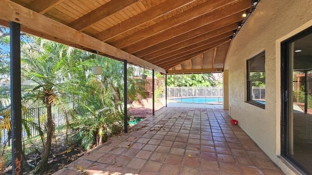 2840 Begonia Way - Photo 2 of 25