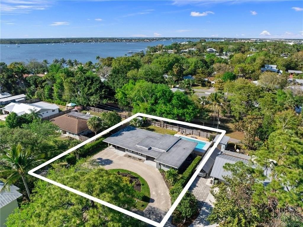 530 Sw Manor Dr - Photo 5 of 50