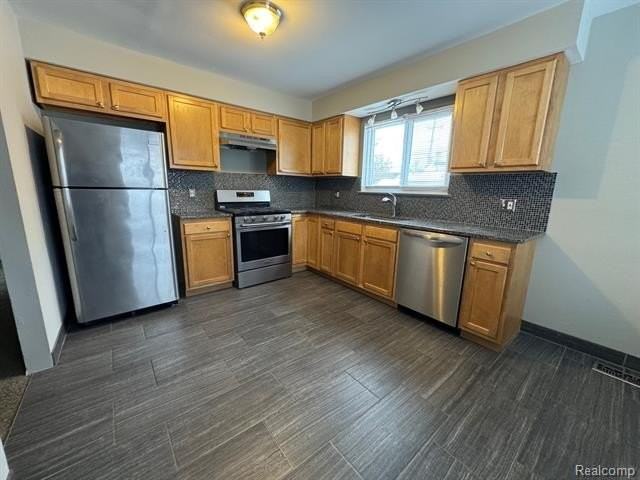 2010 Guthrie Ave - Photo 2 of 10