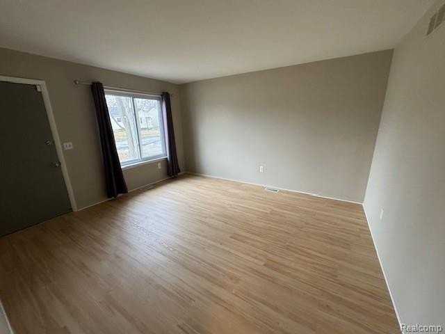 2010 Guthrie Ave - Photo 4 of 10