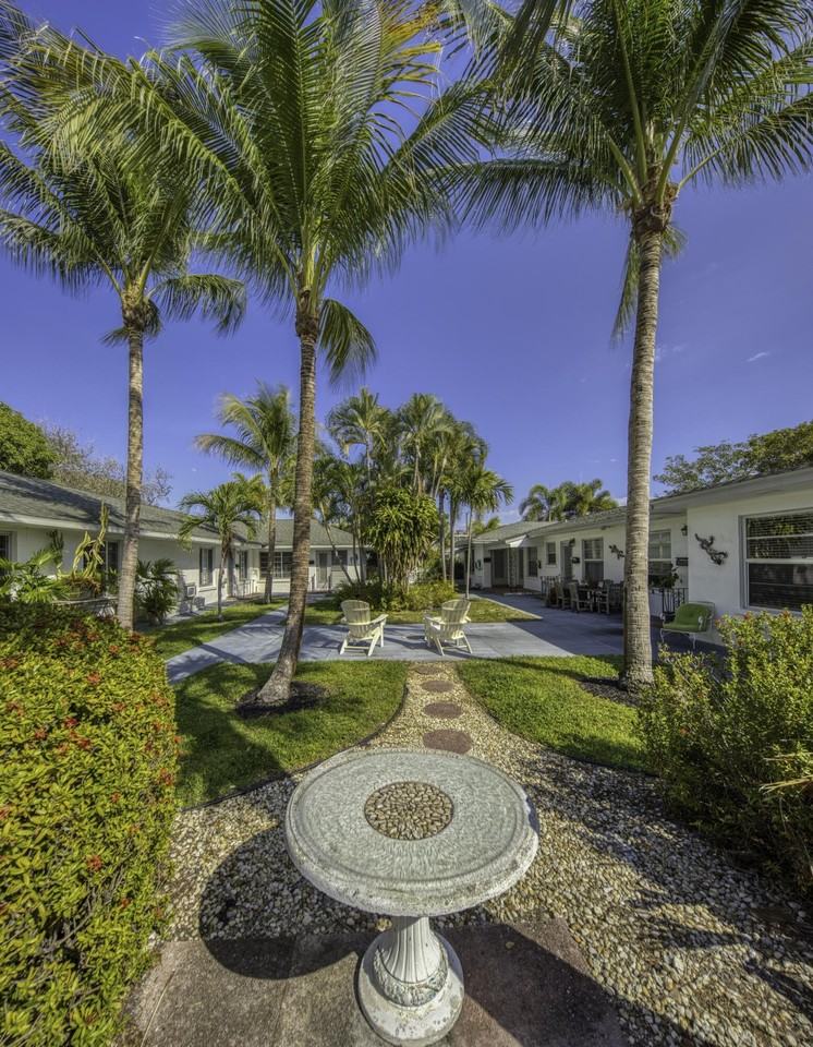 115 S Palmway #8 - Photo 2 of 13