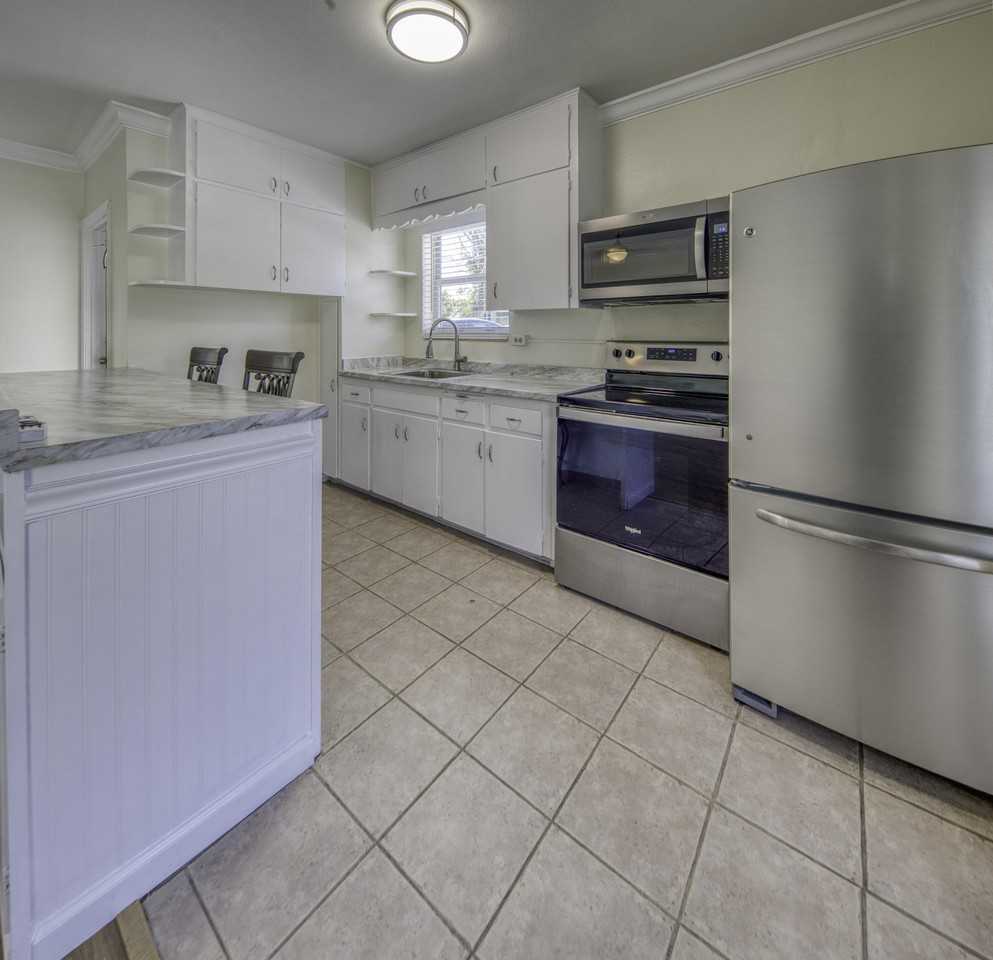 115 S Palmway #8 - Photo 6 of 13