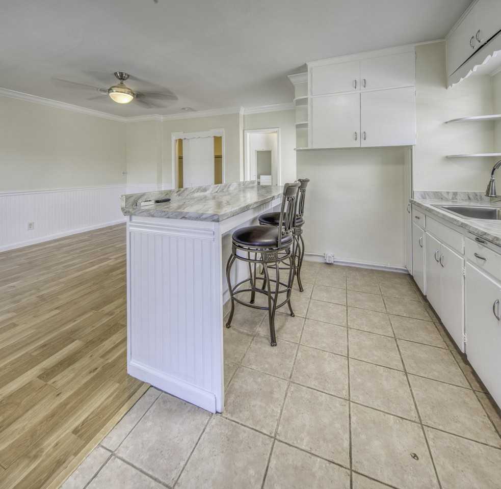 115 S Palmway #8 - Photo 7 of 13