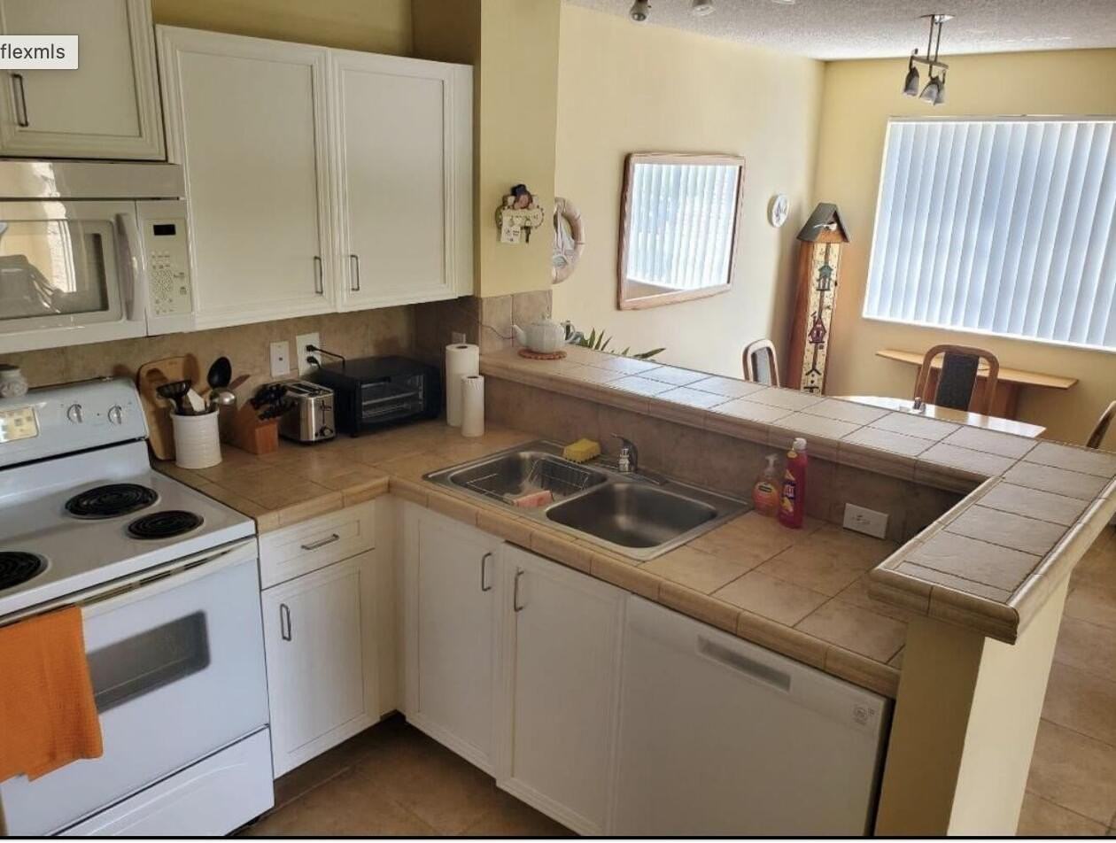 1755 Village Blvd #207 - Photo 7 of 16