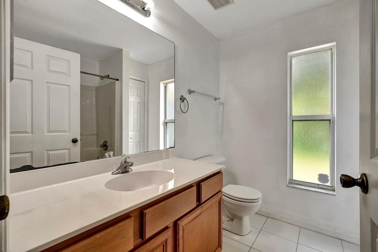 997 Sw Eureka Ave - Photo 2 of 43