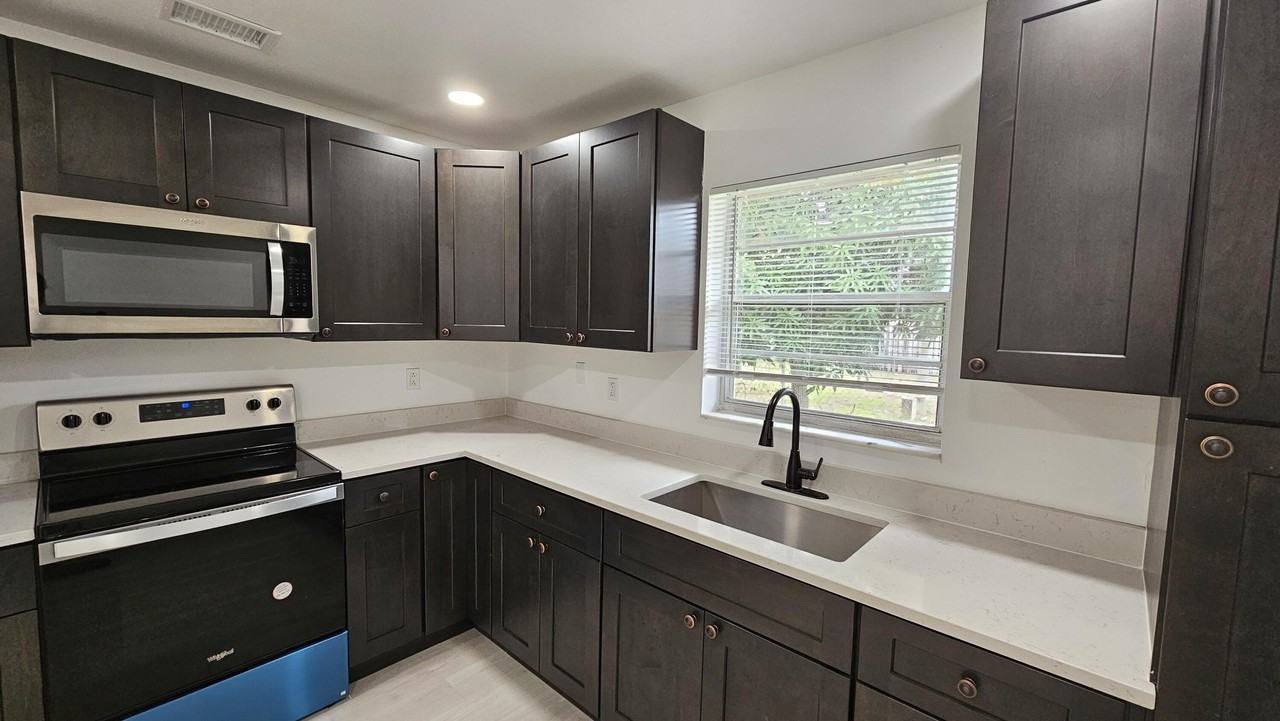 4868 Badger Ave #4868 - Photo 5 of 12