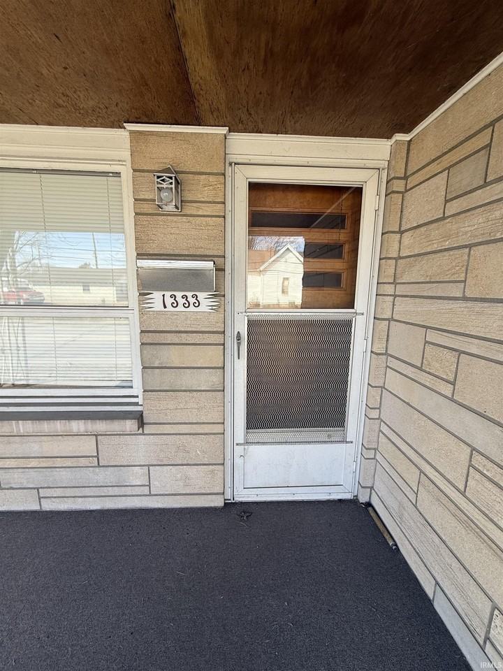 1333 Hart St - Photo 2 of 28