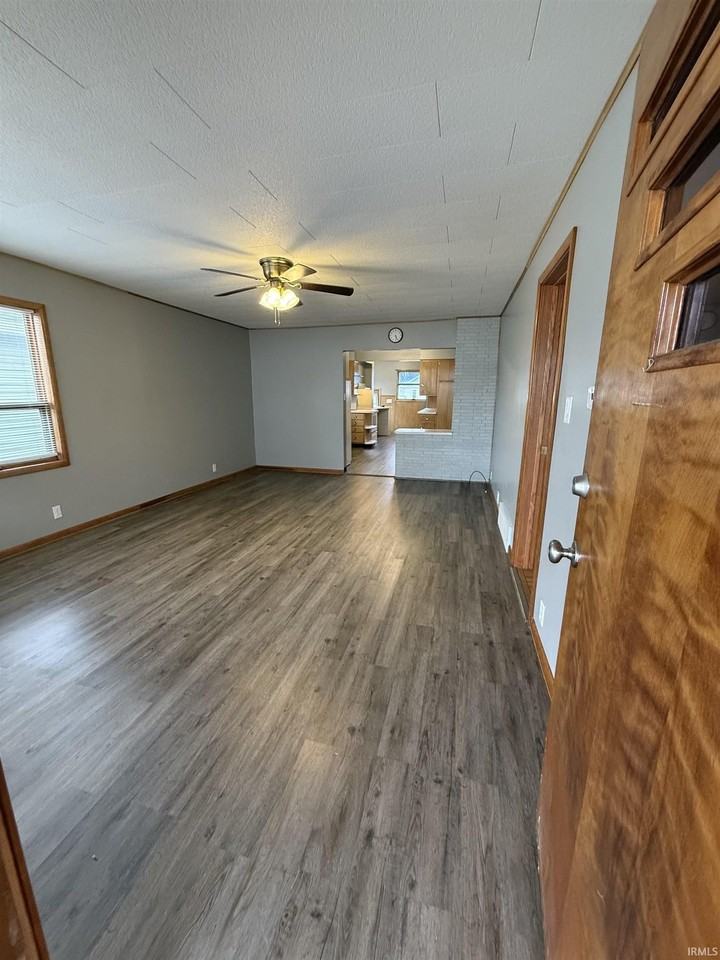 1333 Hart St - Photo 3 of 28