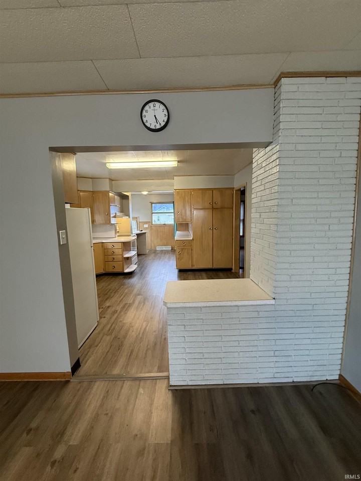 1333 Hart St - Photo 5 of 28