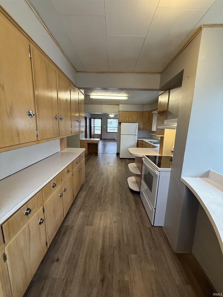 1333 Hart St - Photo 7 of 28