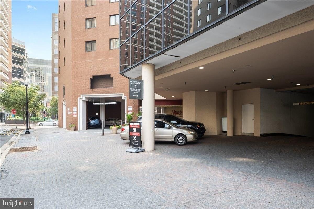 900 N Stafford St Apt 1816 - Photo 2 of 26