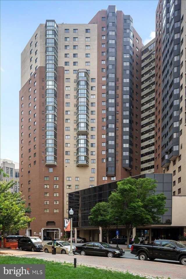 900 N Stafford St Apt 1816 - Photo 3 of 26