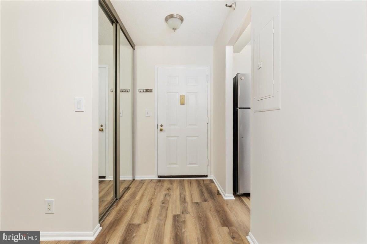 900 N Stafford St Apt 1816 - Photo 5 of 26