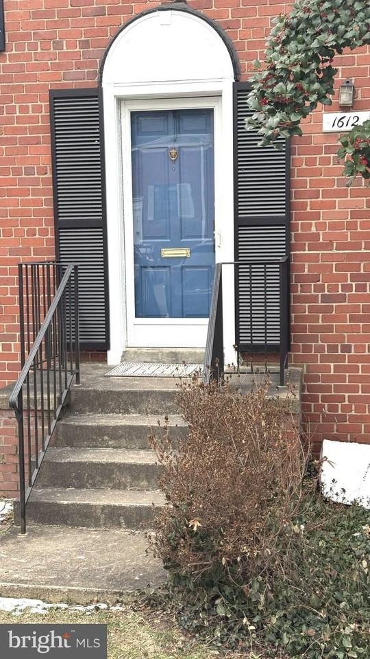 1612 Mount Eagle Pl - Photo 2 of 43