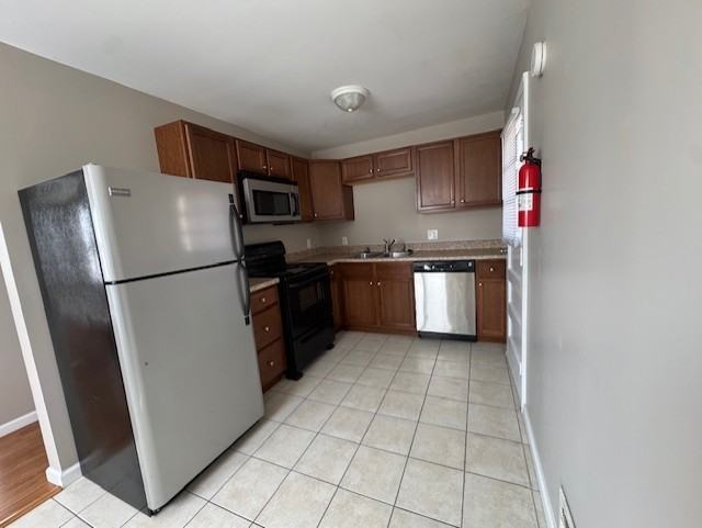 2305 West Lawrence Avenue - Photo 5 of 15