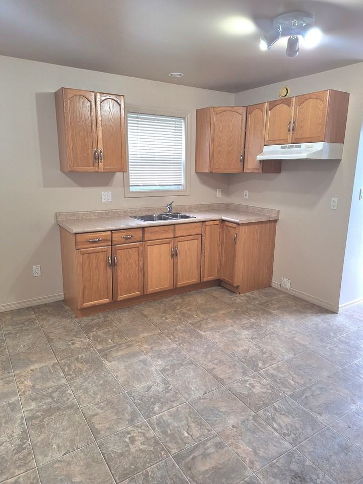 74 Ridout Street #A - Photo 3 of 10