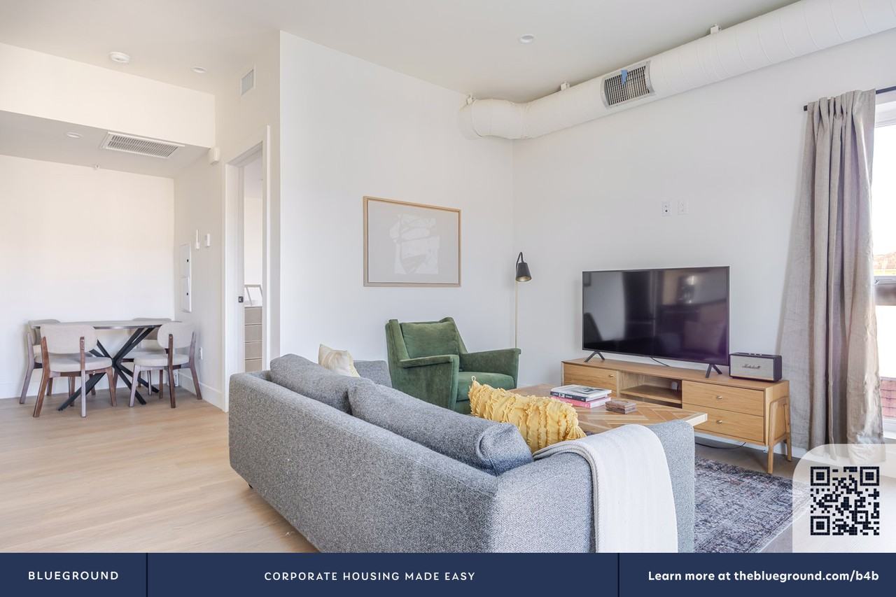 611 N Virgil Ave #1335 - Photo 6 of 31