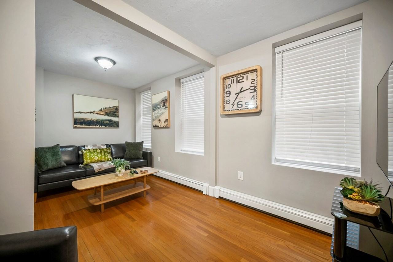 370 Hanover St #1460065P - Photo 3 of 12