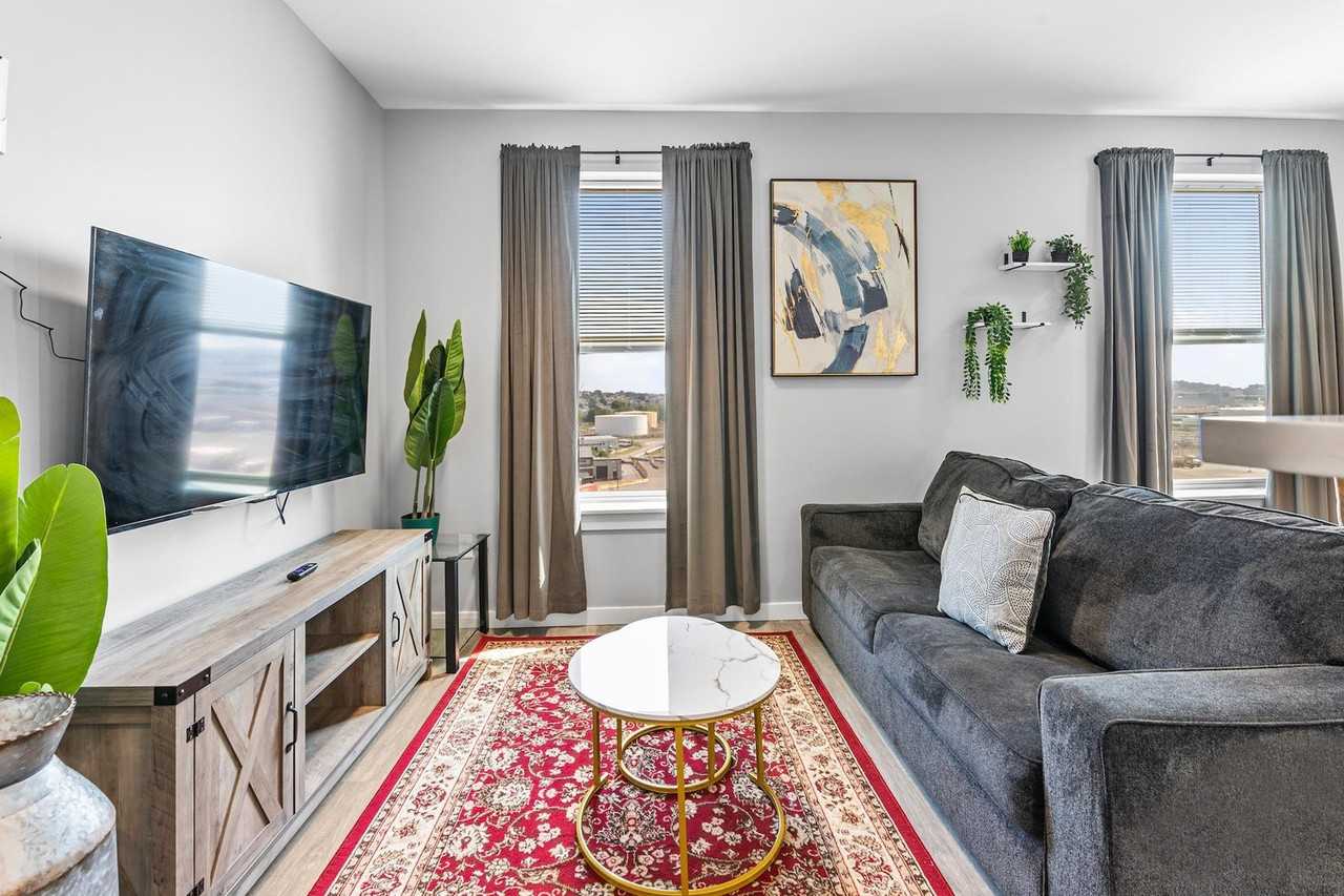 95 Broadway #1240379P - Photo 7 of 32