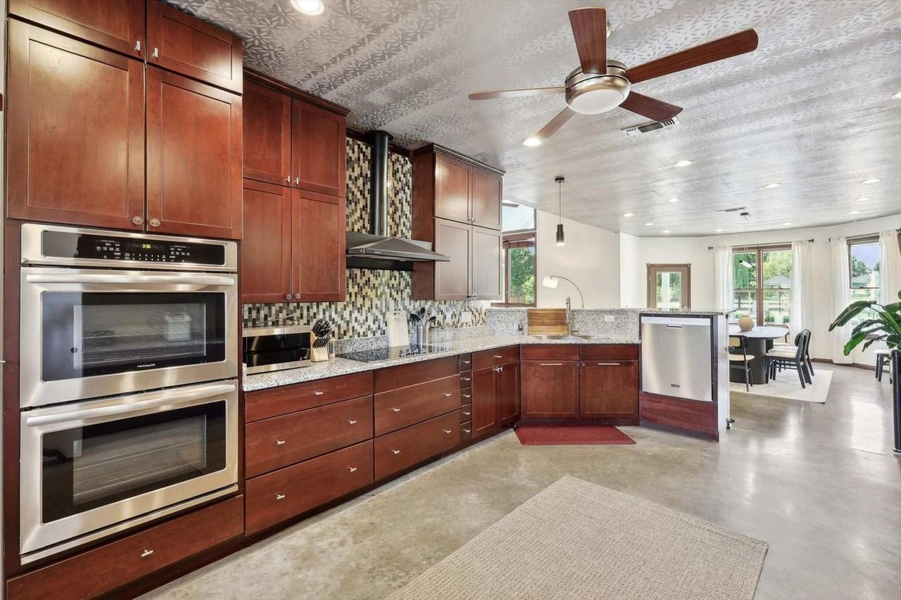 12161 Hill Country Cir #1056425P - Photo 3 of 49