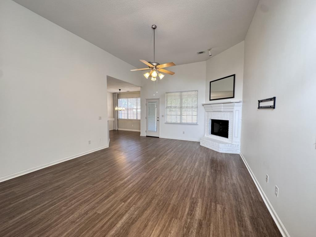 104 Sir Patrick Way - Photo 2 of 30