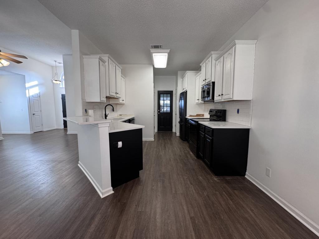 104 Sir Patrick Way - Photo 4 of 30