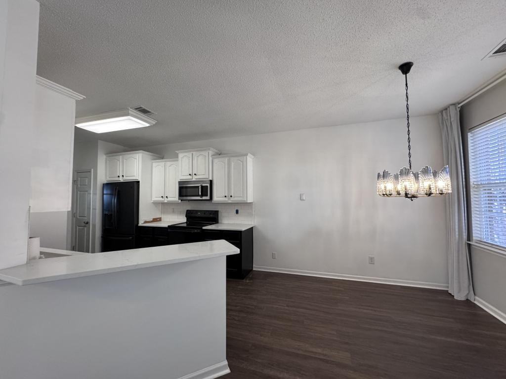 104 Sir Patrick Way - Photo 7 of 30