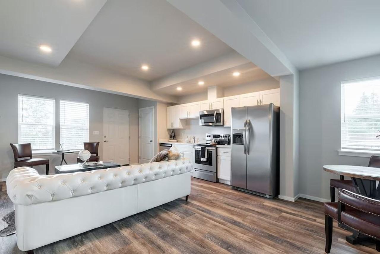 624 E 32nd St #1296626P - Photo 2 of 22