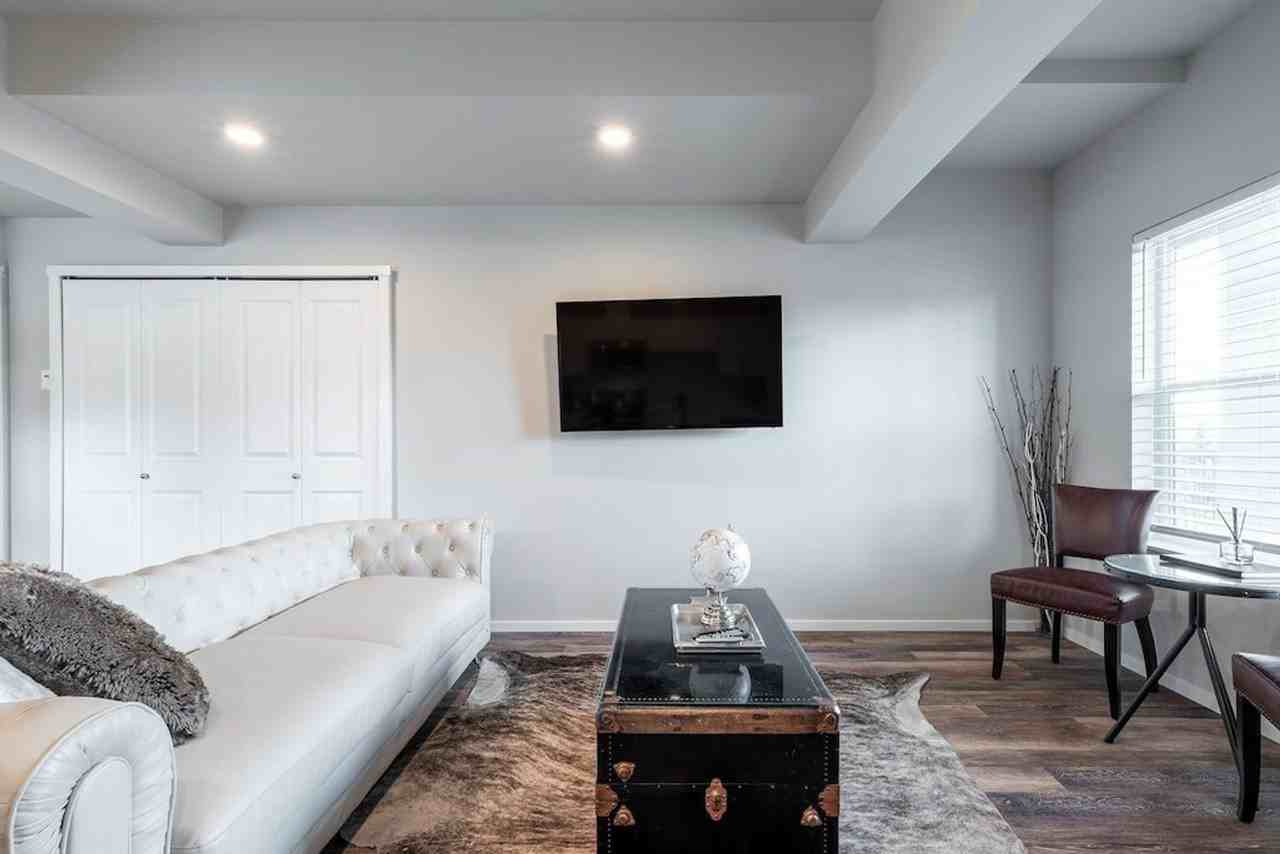 624 E 32nd St #1296626P - Photo 4 of 22