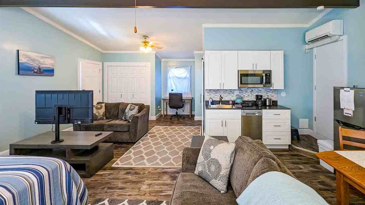 918 S G St #1336268P - Photo 3 of 12