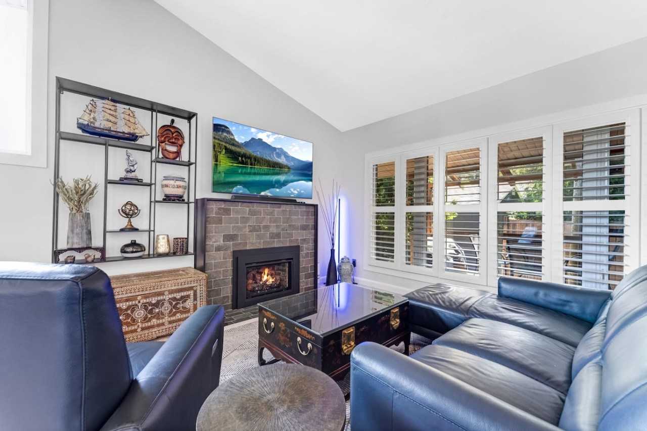 670 Coronation Ave #1340610P - Photo 2 of 47