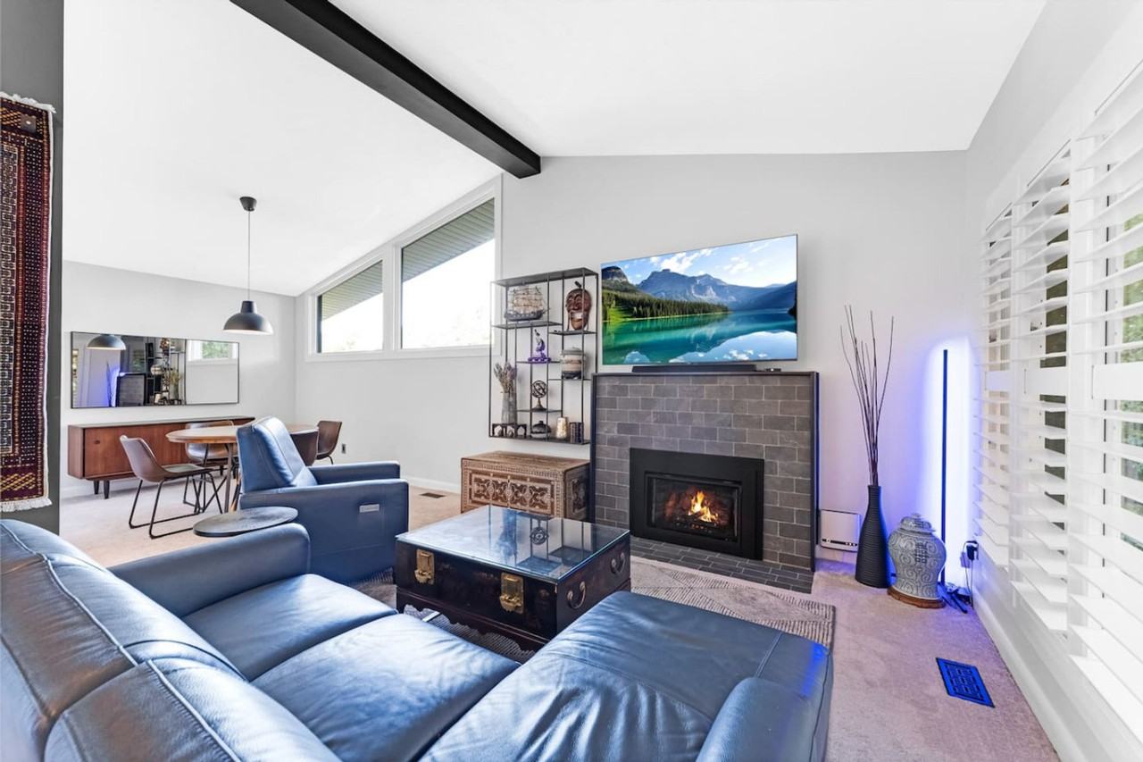 670 Coronation Ave #1340610P - Photo 3 of 47