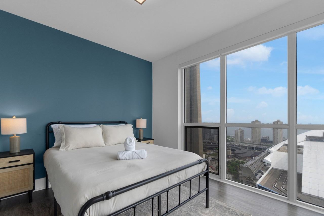 300 Front Street West - Photo 4 of 32