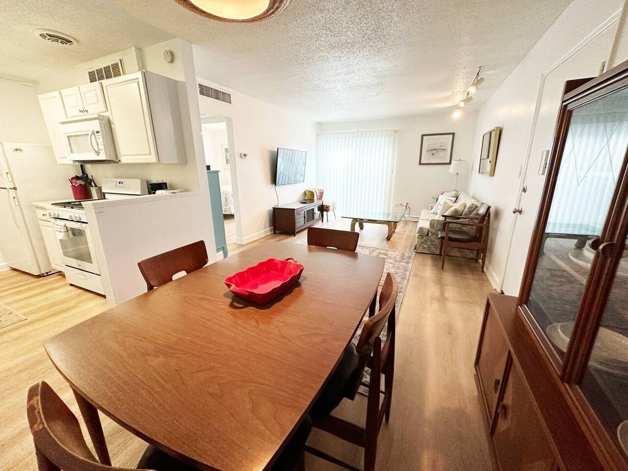 1700 Sw 16th Ct #1359106P - Photo 3 of 10