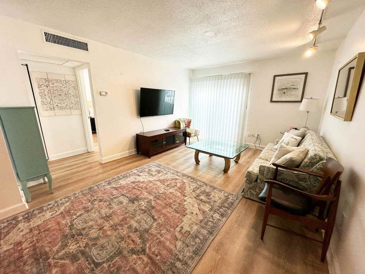 1700 Sw 16th Ct #1359106P - Photo 4 of 10